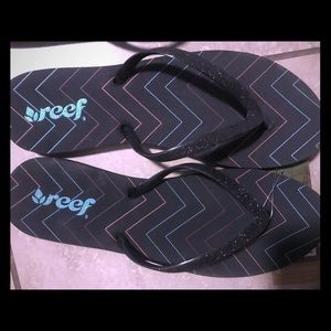 Reef sandals size 9 black